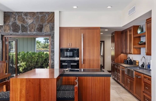 Kailua-Kona House | Spacious 4-bedroom house plus bunk room with WiFi and AC in charming Kailua-Kona