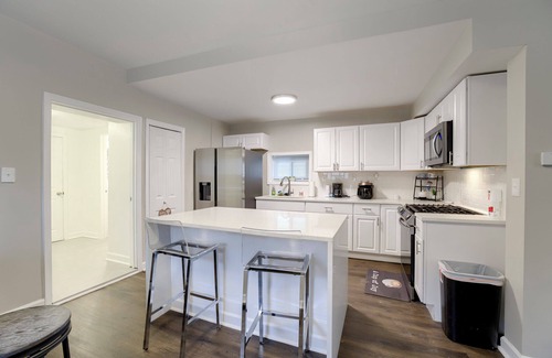 Pendleton Heights House | Spacious 4-bedroom house in Historic neighborhood, Pendleton Heights, WiFi