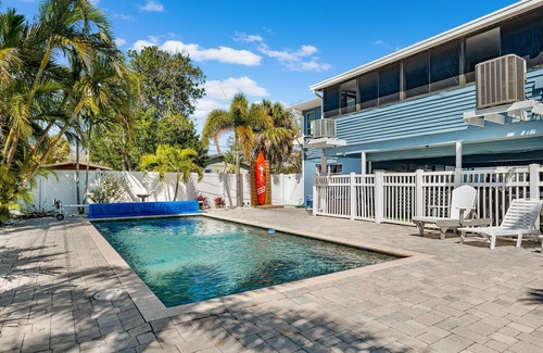 Madeira Beach House | Spacious 4-bedroom house in Beautiful Madeira Beach