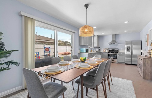 Westminster House | Spacious 4-bedroom house with WiFi, AC in serene Midway City