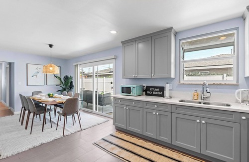 Westminster House | Spacious 4-bedroom house with WiFi, AC in serene Midway City