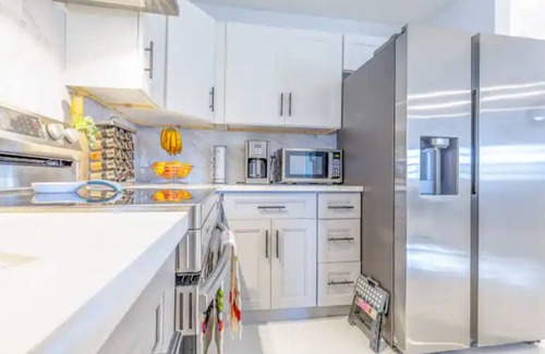 Pompano Beach House | Spacious 4-bedroom house with WiFi, AC in charming Pompano Beach
