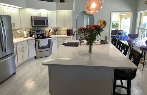 White Marsh House | Spacious 4 bedroom home on a canal in the heart of Southwest Florida.