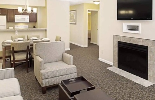 Berkeley Resort | Spacious 4 Bedroom Suite @ The Historic Powhatan