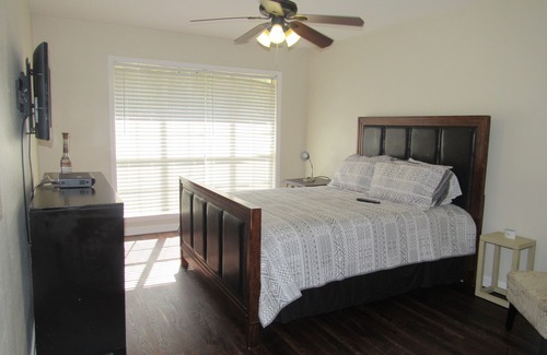 Garland House | Spacious 4 Bedroom Vacation Home