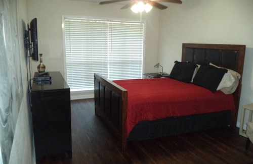 Garland House | Spacious 4 Bedroom Vacation Home