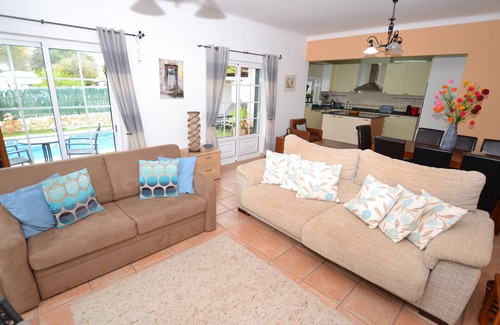 Tavira Villa | Spacious 4 Bedroom Villa with Private Pool, Walking distance to Tavira town