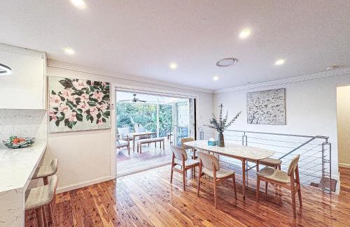 West Ryde Apartment | Spacious 4-bedrooms apartment in West Ryde with WiFi, AC