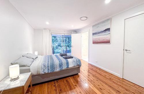 West Ryde Apartment | Spacious 4-bedrooms apartment in West Ryde with WiFi, AC