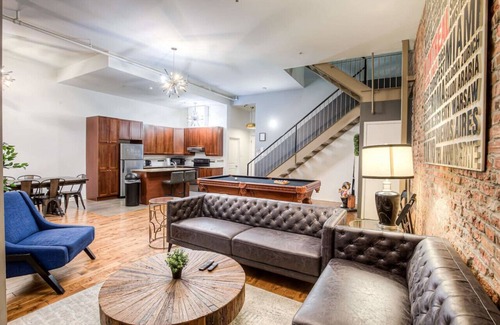 International District Apartment | Spacious 4 BR 2 Floors unit in Old Montreal