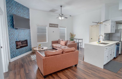 Denver Heights Cottage | Spacious 4 BR Home Near River Walk 6 Mins Drive