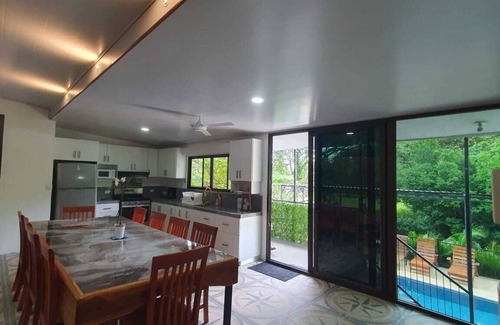 Veintisiete de Abril House | Spacious 4-bedroom house with Pool AC & WiFi in delightful Veintisiete de Abril
