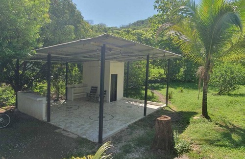 Veintisiete de Abril House | Spacious 4-bedroom house with Pool AC & WiFi in delightful Veintisiete de Abril