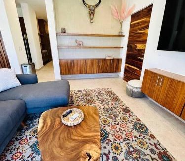 Cerritos House | Spacious 4B Retreat, Walk to Beach, Rooftop Views