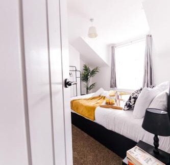 Sunderland Apartment | Spacious 4Bed Parking & Wi-Fi - Contractor Stays