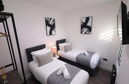 Watford Apartment | Spacious 4Bedroom Apartment at Prime Market Street, Watford
