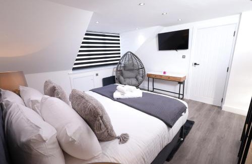 Watford Apartment | Spacious 4Bedroom Apartment at Prime Market Street, Watford