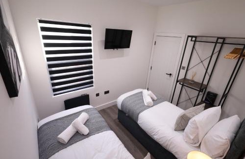 Watford Apartment | Spacious 4Bedroom Apartment at Prime Market Street, Watford