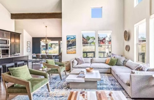 Pinebrook House | Spacious 4BR/3.5BAMountain Retreat-Sleeps10!STUNNING VIEWS, near top attractions
