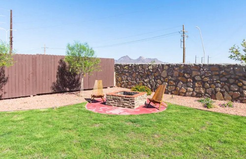 Las Cruces House | Spacious 4BR/3 Bath House with Beautiful Mountain Views front and back.