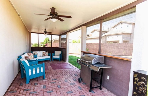 Las Cruces House | Spacious 4BR/3 Bath House with Beautiful Mountain Views front and back.