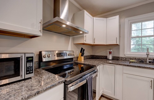 Thomasville House | Spacious 4BR/3BA Home with Large Fenced Yard – Near Downtown Thomasville