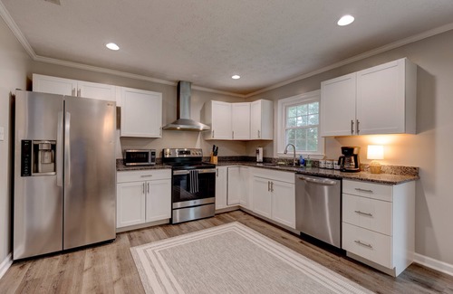 Thomasville House | Spacious 4BR/3BA Home with Large Fenced Yard – Near Downtown Thomasville