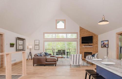 Sturgeon Bay House | Spacious 4Br CavePoint Stay Near Dunes PetFriendly