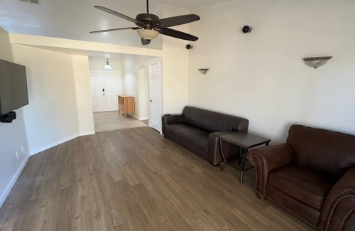Palmdale Apartment | Spacious 4BR Hm near Rancho Vista