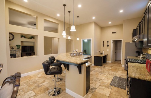 Fresno House | Spacious 4BR Home – Modern Comfort & Ideal Location in Fresno, CA