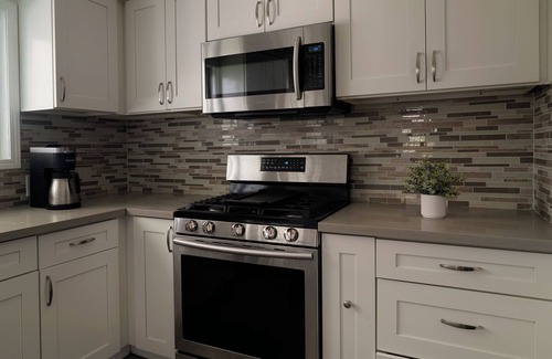 Ontario House | Spacious 4BR Home near ONT Airport