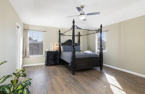 South Arlington House | Spacious 4BR Home with Pool BBQ & Games