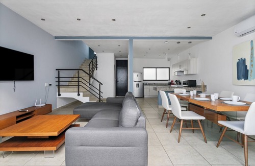 Jacinto Pat House | Spacious 4BR House/3 Floors/Terraces & great Views