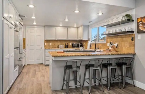 Atascadero House | Spacious 4BR RanchHome w/2FirePits