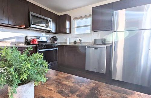 North Ironbound House | Spacious 4BR 2BA - 7Min to EWR & 20-40Min to NYC - 2 FREE Parking Spaces