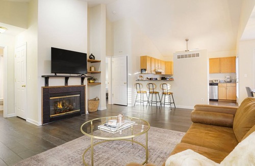 Alta Vista Area House | Spacious 4BR w/ Movie room, Foosball, Games