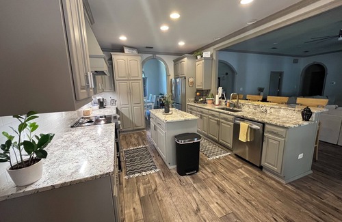 Loxley House | Spacious 5/4 Estate w/Private Pool and SPA easy drive to Gulf Shores/Pensacola
