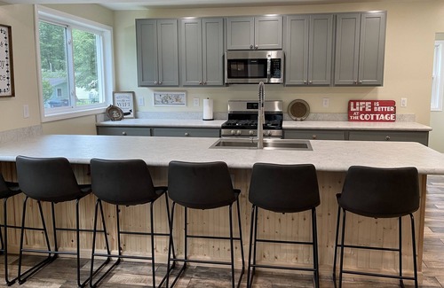 Fair Haven House | Spacious 5 bdrm Retreat Steps to Lake Ontario & Fair Haven State Park Sleeps 10!