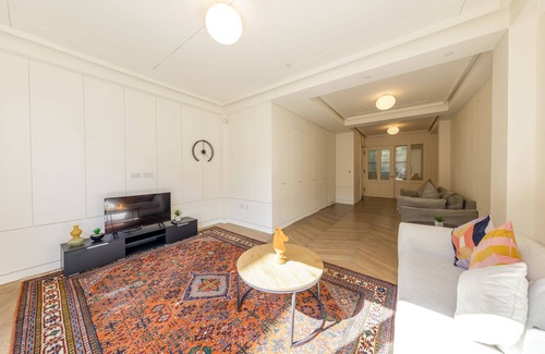 Haverstock House | Spacious 5 bdrm townhouse in Camden