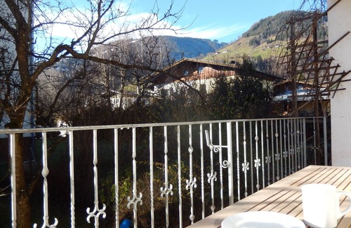 Schuttdorf Ski Chalet | Spacious 5 bed chalet with sauna, ideal location, sleeps up to 12.