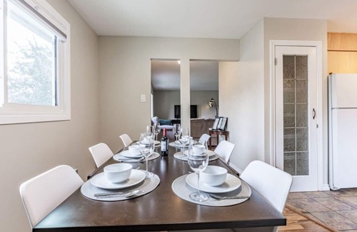 West Edmonton House | Spacious 5-Bed Home by Off-Leash Ravine