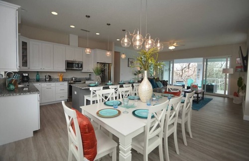 Marineland Acres House | Spacious 5 Bed Home with Beach Access