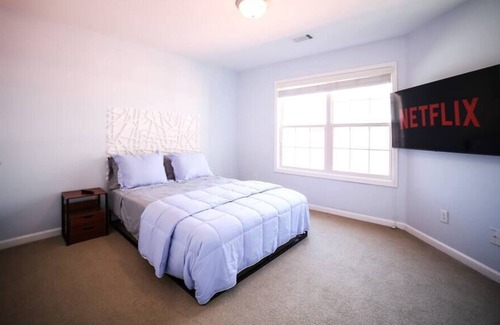 Loganville House | Spacious 5 Bed Private Hot Tub Pool Table