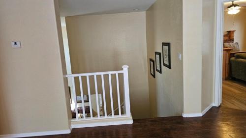 Camelback Plaza House | Spacious 5-bedrm home 3 min from Cardinals Stadium