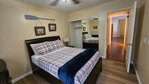 Camelback Plaza House | Spacious 5-bedrm home 3 min from Cardinals Stadium