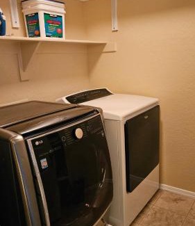Camelback Plaza House | Spacious 5-bedrm home 3 min from Cardinals Stadium