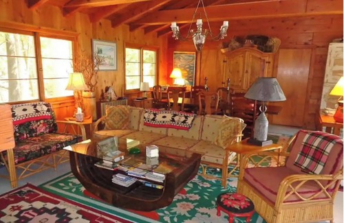 Menonaqua Beach Cottage | Spacious 5-bedroom cottage on Menonaqua Beach with private beach