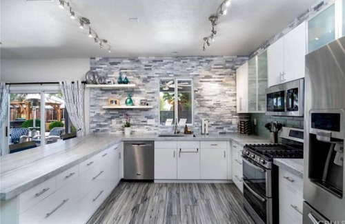 Lake Elsinore House | Spacious 5-bedroom home for your relaxation needs