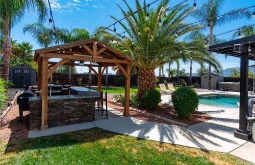 Lake Elsinore House | Spacious 5-bedroom home for your relaxation needs