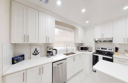 Clanton Park House | Spacious 5 Bedroom/3 Bath Homen